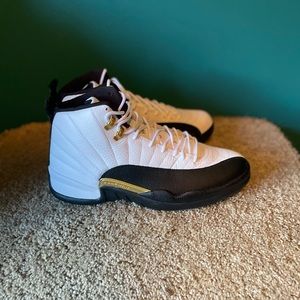 Jordan royal taxi 12. Size 12 w/ replacement box